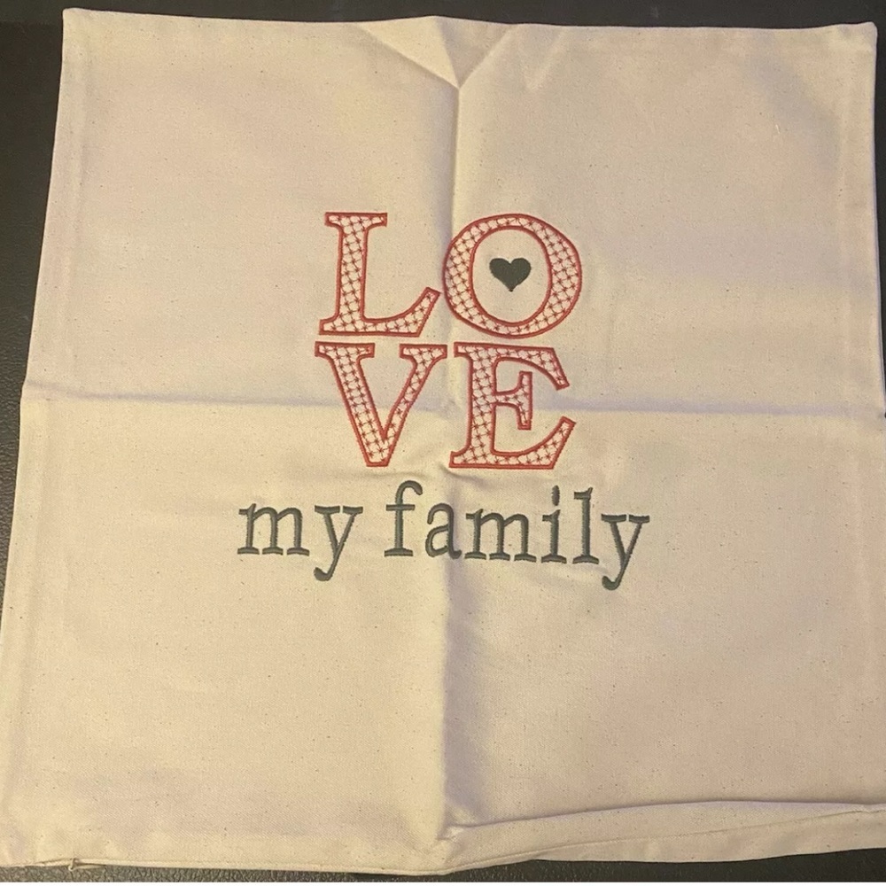 ❤️Thirty One Statement Pillow Cover Natural “LOVE FAMILY” 18”x18” NIP